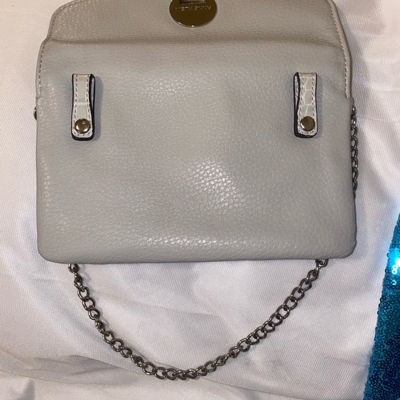 Anne Klein clutch bag with silver chain new with no tag. - Picture 8 of 12